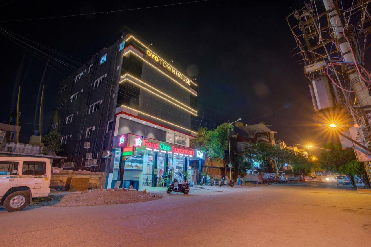 Oyo Townhouse 104 Koramangala Maharaja Signal Otel Bangalore Dış mekan fotoğraf